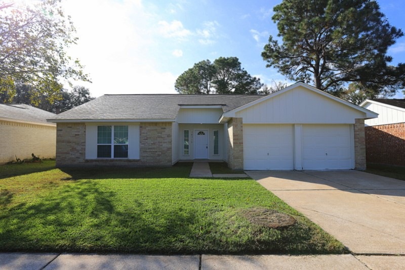 16715 Dew Drop Ln, Houston, TX 77095 - photo 1