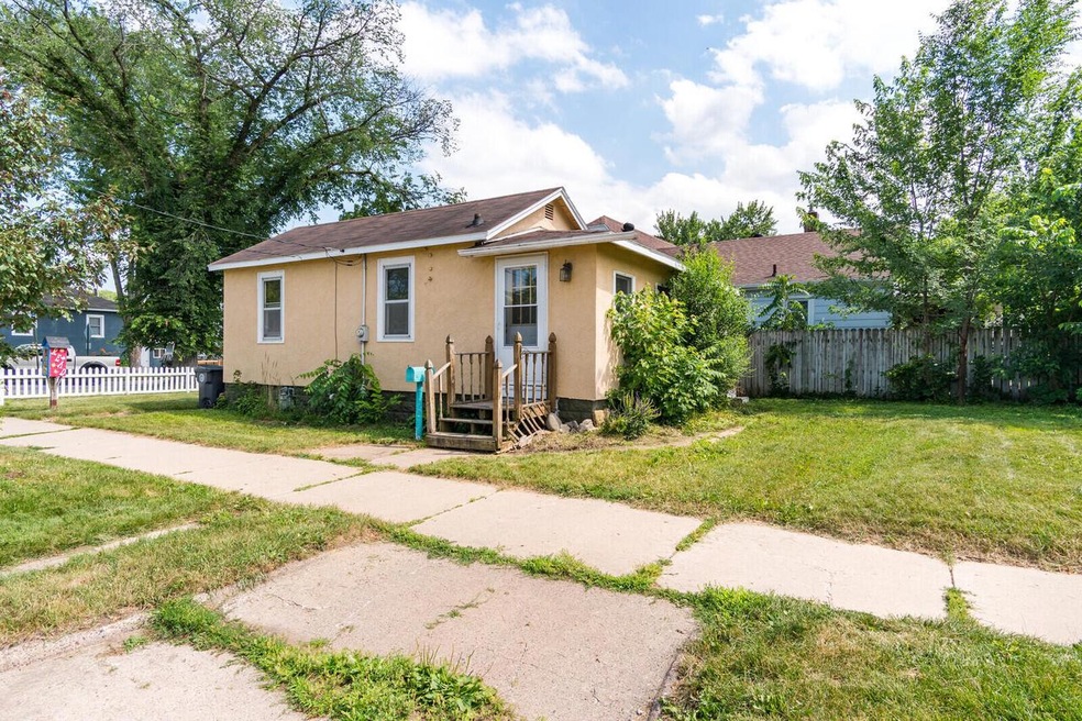 01_1930AdamsSt_Exterior1_mls