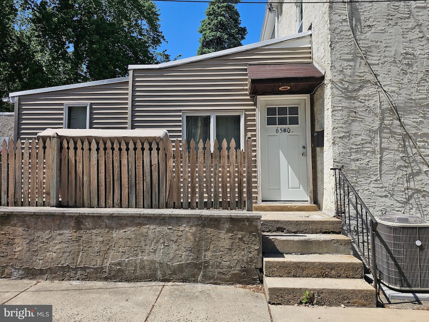 For Rent $1,400/month