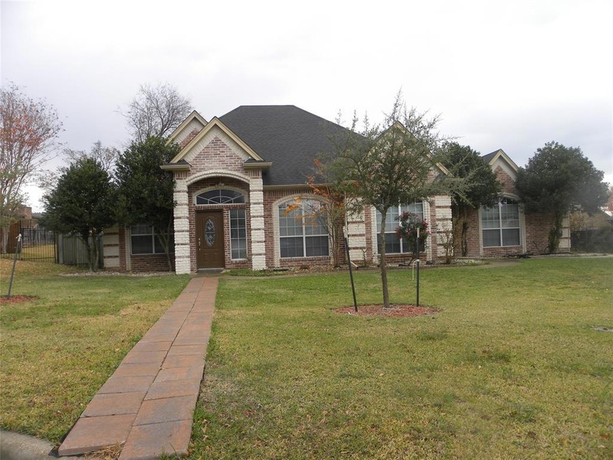 318 Billo Ct, Weatherford, TX 76087 - photo 1