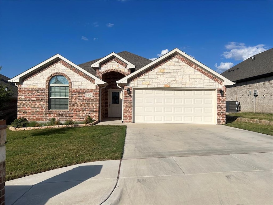 1409 Town Creek Cir, Weatherford, TX 76086 - photo 1