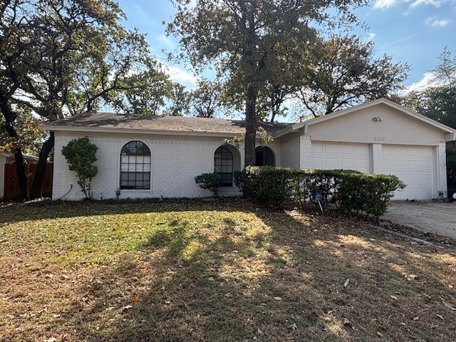 5610 Shady Hill Ln, Arlington, TX 76016 - photo 1