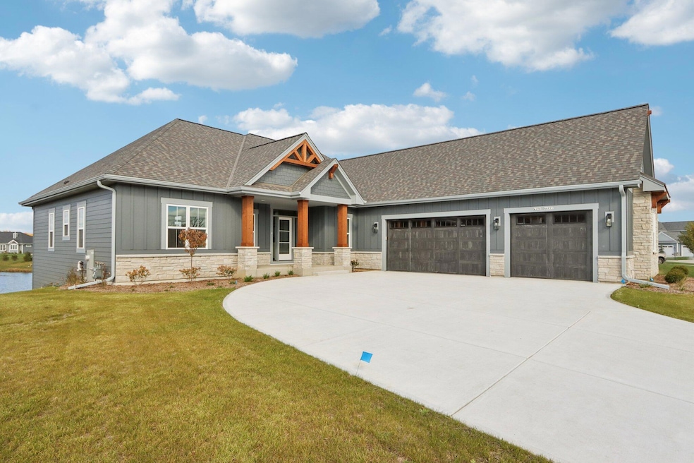 4-web-or-mls-W198N4955 Hickory St-S2410-