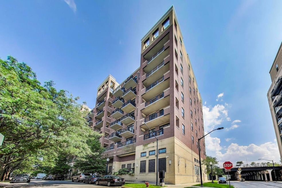 833 W 15th Place unit 606W, Chicago, IL 60608 - photo 1