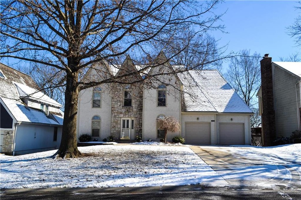 7701 Acuff Ln, Shawnee, KS 66216 - photo 1