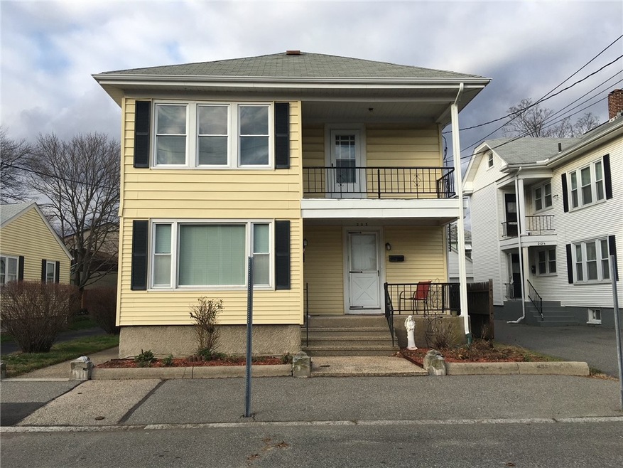 208 Norfolk Ave unit 2R, Pawtucket, RI 02861 - photo 1