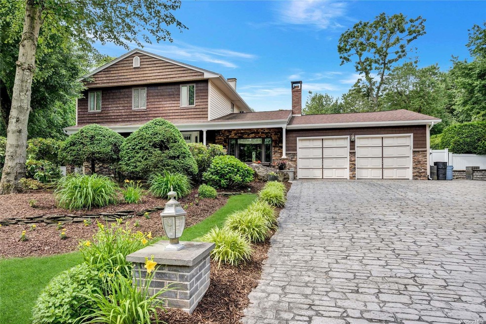 582 Terry Rd, Hauppauge, NY 11788 - photo 1