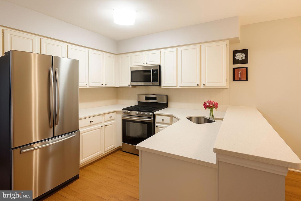 44 Heather Ct, Monmouth Junction, NJ 08852 - photo 1