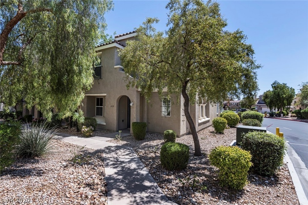 CHARMING TWO-STORY NESTLED IN THE HEART OF MONTECI