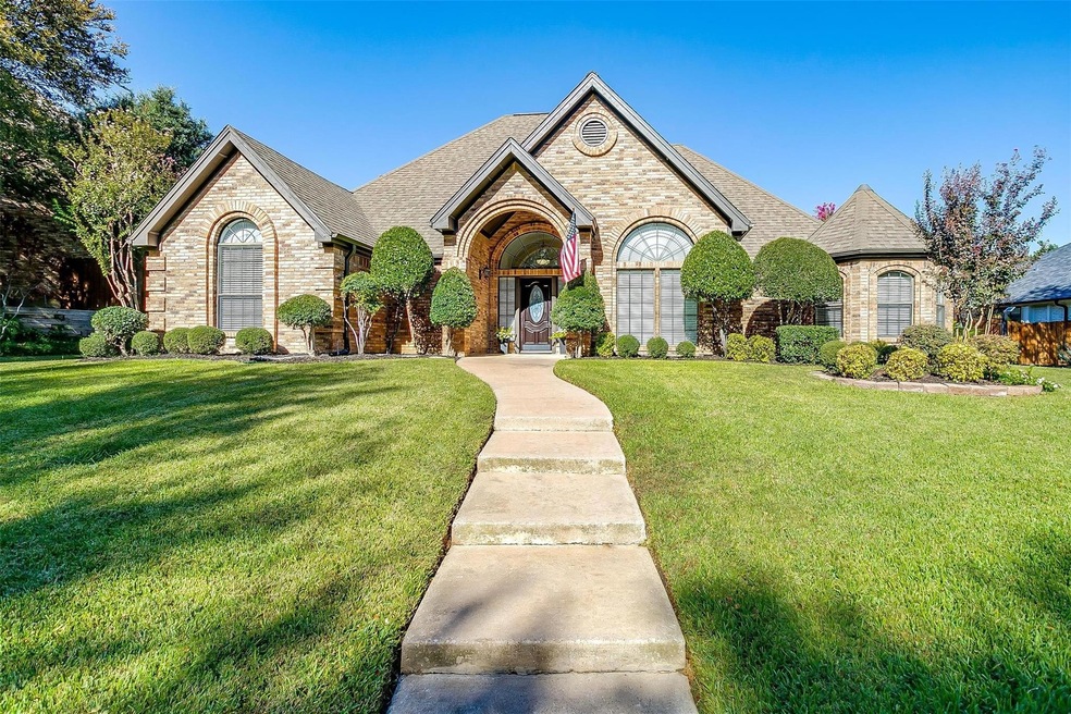 4204 Green Meadow St E, Colleyville, TX 76034 - photo 1