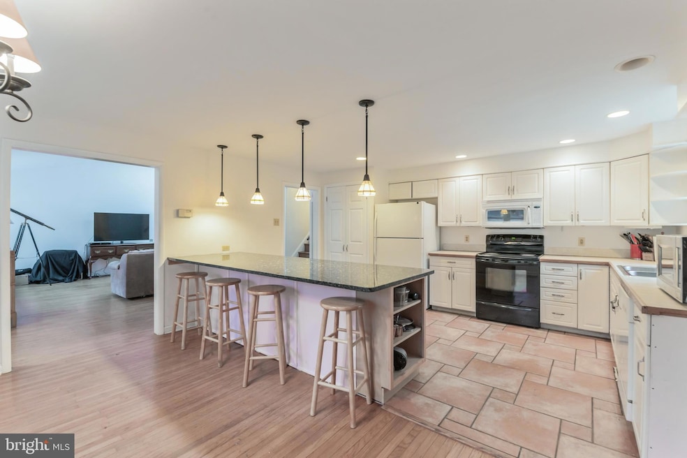 11 Hilldale Rd, Malvern, PA 19355 - photo 1