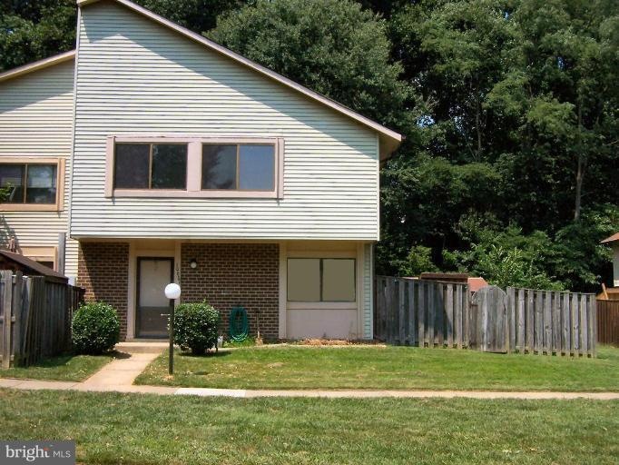 10687 Oak Thrush Ct, Burke, VA 22015 - photo 1