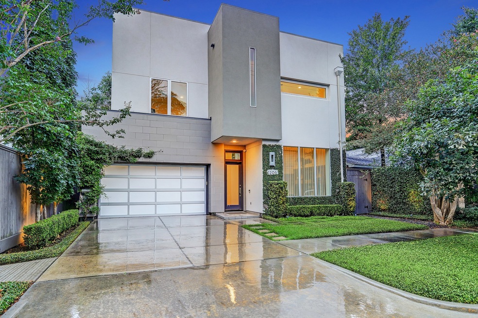 2206 Morse St, Houston, TX 77019 - photo 1