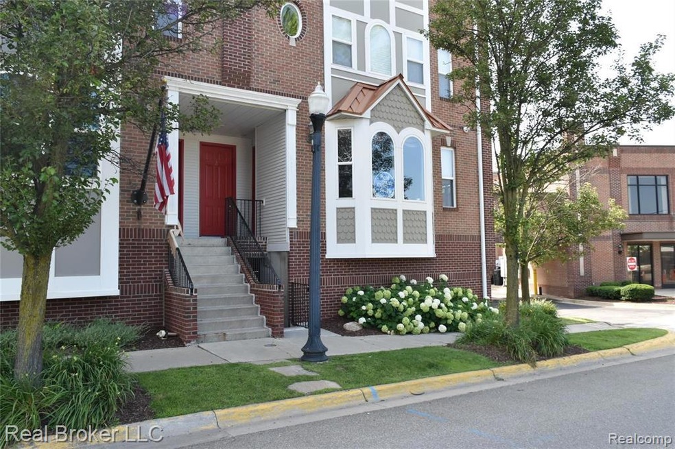 Welcome to 211 N Michigan Unit 1