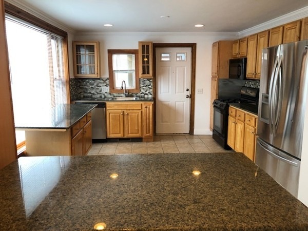 34 Pleasant St unit A, Wakefield, MA 01880 - photo 1