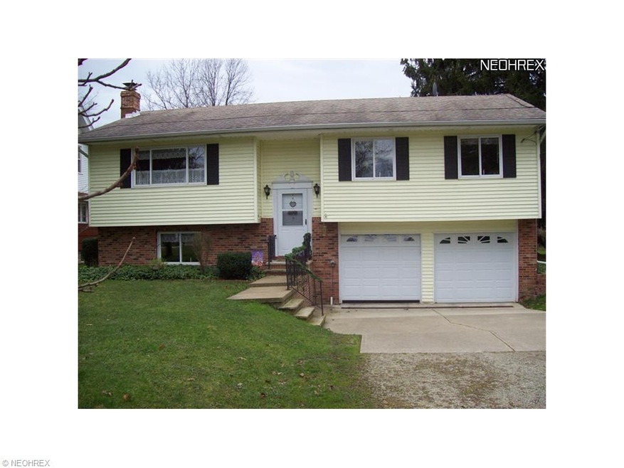 Welcome to 4260 Root Rd in North Olmsted.  This 3 