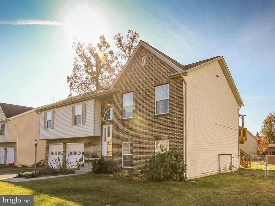 350 Montgomery Cir, Stephens City, VA 22655 - photo 1