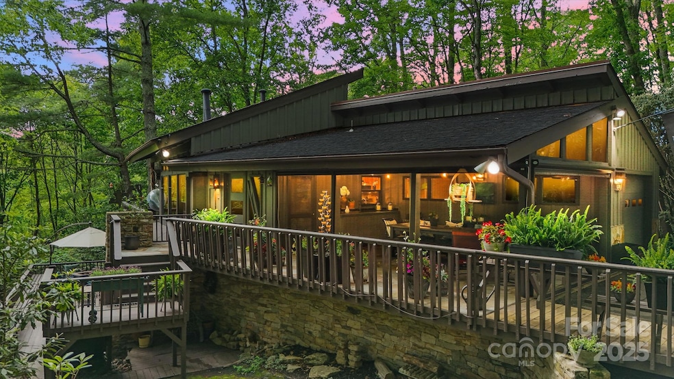 Pending $899,000 • Co-Listing Agent