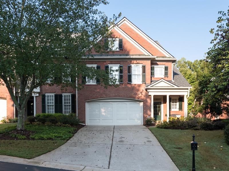 Beautiful All Brick Townhome! Community is well ma