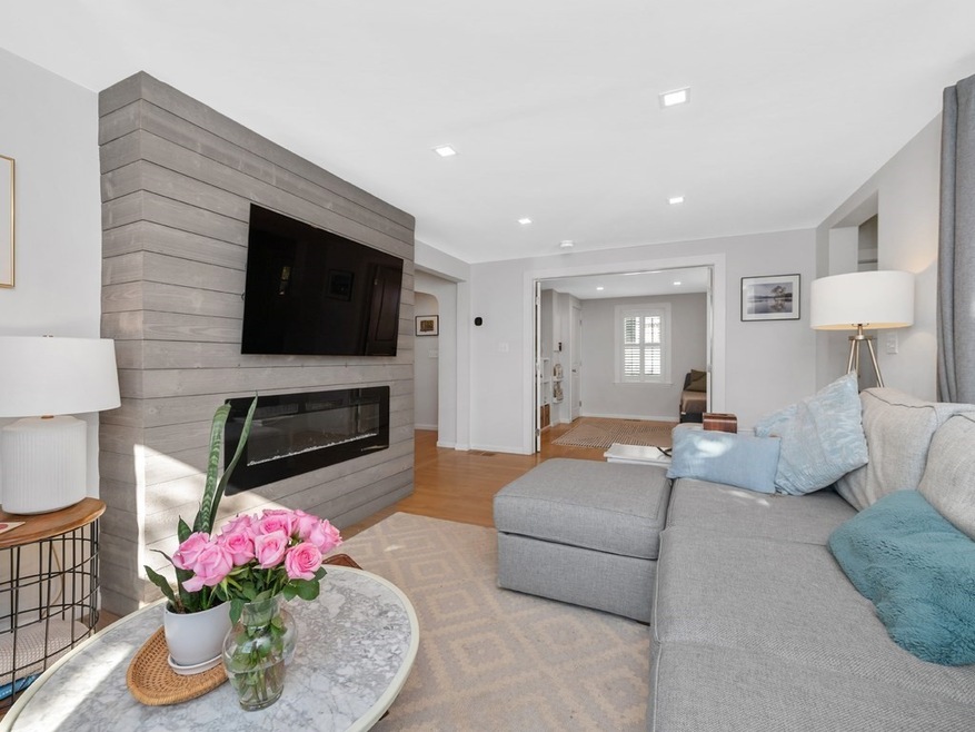 37 Hillcrest Ave, Beverly, MA 01915 - photo 1