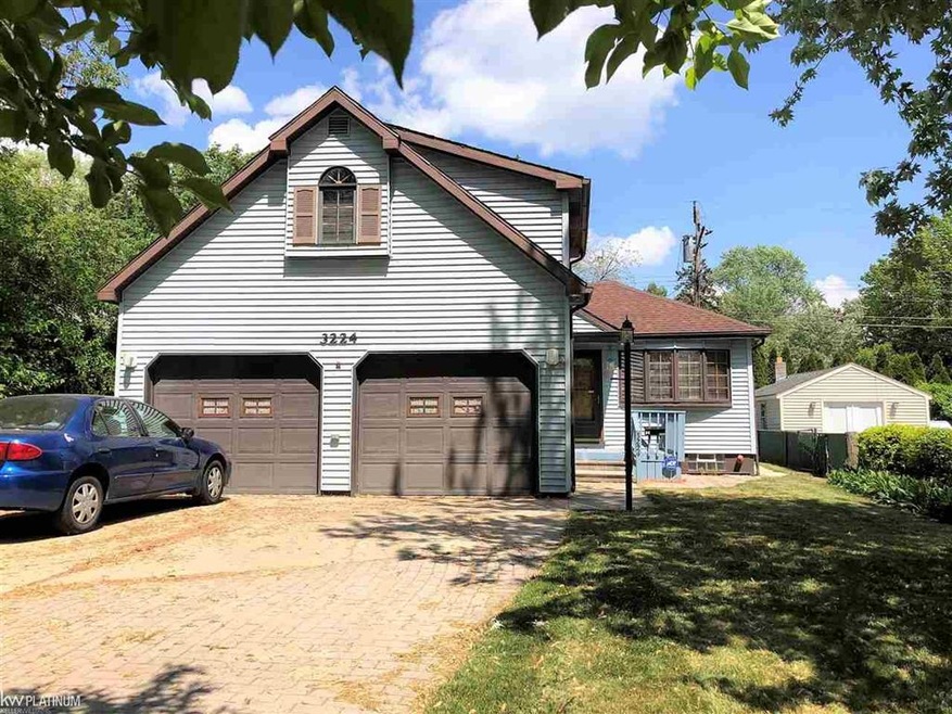 3224 Poplar St, Port Huron, MI 48060 - photo 1