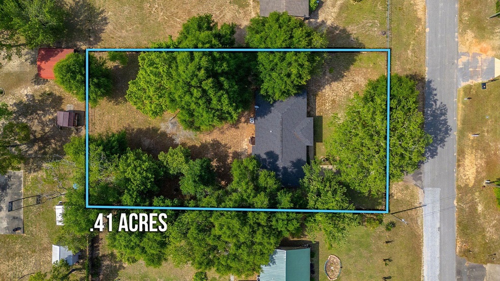 1215 Pinewood Ln, Crestview, FL 32539 - photo 1