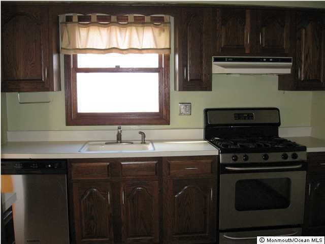 20 Pinckney Rd unit 1, Red Bank, NJ 07701 - photo 1