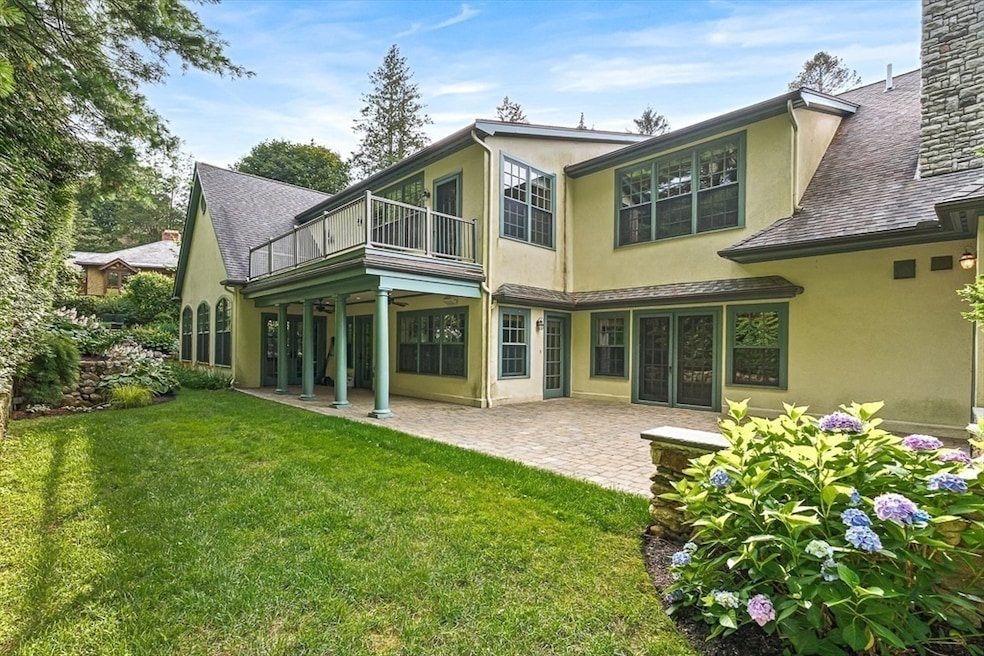 26 Swan Rd, Winchester, MA 01890 - photo 1