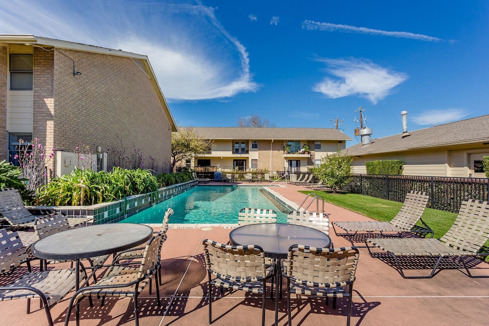 Looking for a 1-bedroom, 1-bath condo in the heart