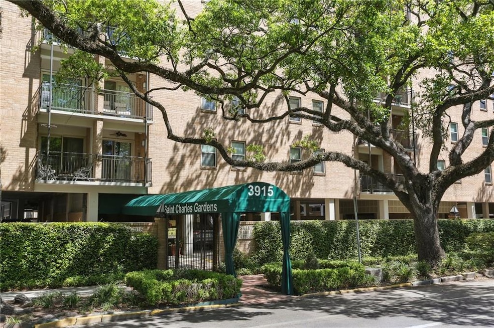 3915 St Charles Ave unit 215, New Orleans, LA 70115 - photo 1