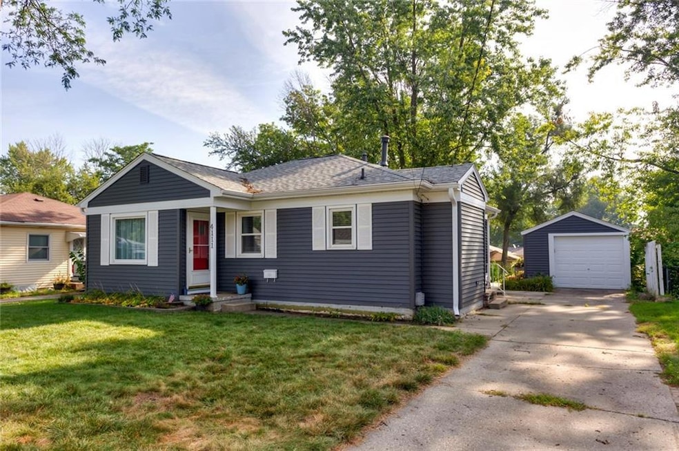 4111 40th St, Des Moines, IA 50310 - photo 1