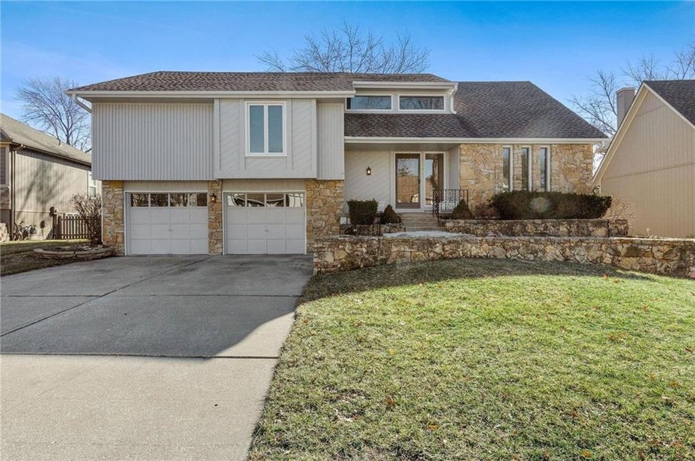 Beautifully remodeled 5 bedroom 4 bathroom home at
