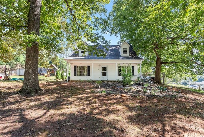 387 Clayton St, Commerce, GA 30529 - photo 1