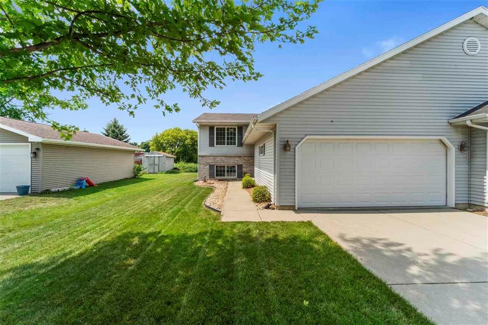 110 4th St, Brooklyn, WI 53521 - photo 1