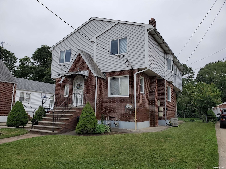 102 Wood St, Lynbrook, NY 11563 - photo 1