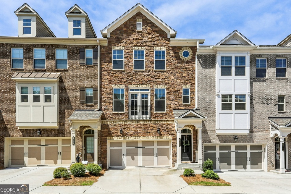 Stunning Townhome In A Desirable Gated Community!