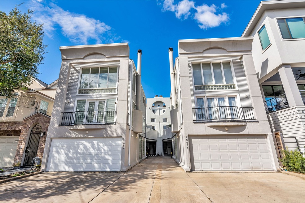 2206 Driscoll St unit D, Houston, TX 77019 - photo 1