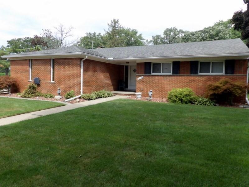 Location, location, location! Very desirable Allen