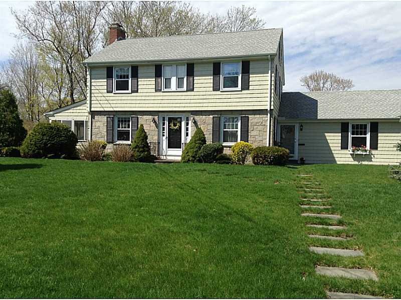 27 Merrymount Dr, Warwick, RI 02888 - photo 1