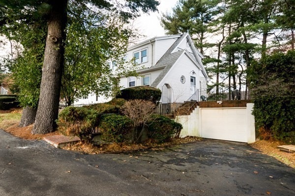 145 Lexington St, Woburn, MA 01801 - photo 1