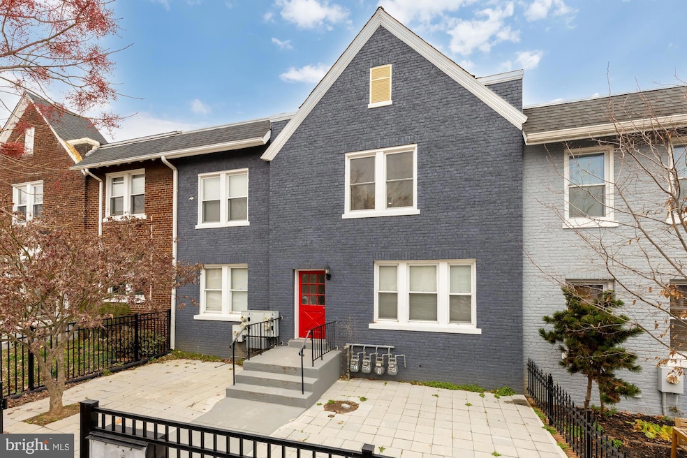 1113 Penn St NE unit 4, Washington, DC 20002 - photo 1