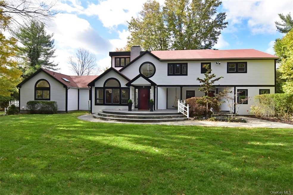 Bright, open and spacious contemporary in Ardsley 