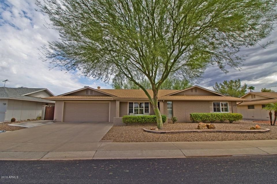 9838 W FORRESTER DR-Front View