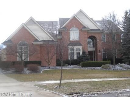 7081 E South Oak Ct, West Bloomfield, MI 48323 - photo 1