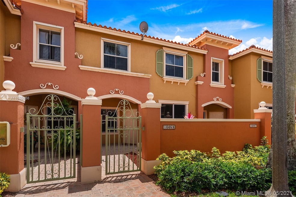 10659 SW 7th St, Pembroke Pines, FL 33025 - photo 1