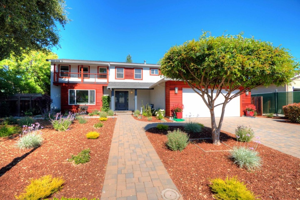 Wonderful Waverly Park home with contemporary curb