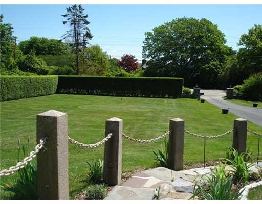 2 Kane Ave, Middletown, RI 02842 - photo 1