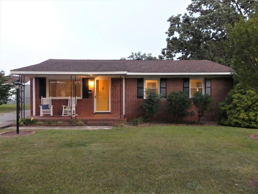 904 Ransome St, Roanoke Rapids, NC 27870 - photo 1