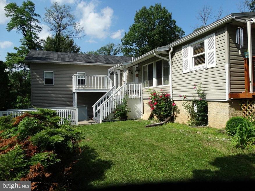 15356 Skyline Dr, Greencastle, PA 17225 - photo 1