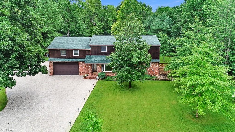 10859 Crestwood Dr, Willoughby, OH 44094 - photo 1